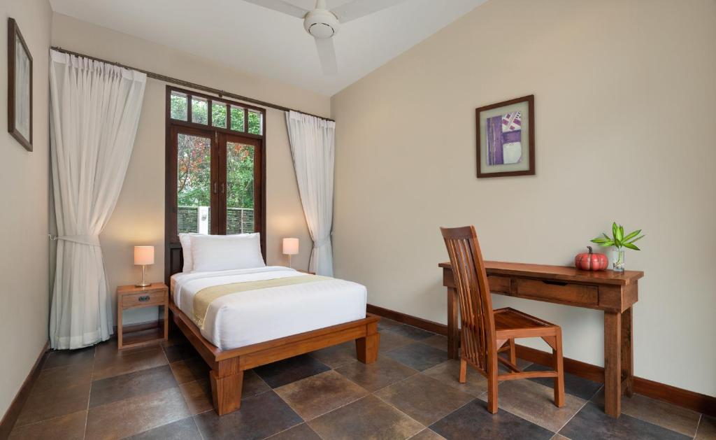 Postel nebo postele na pokoji v ubytování Motsamot - by Sublime Samui Villas