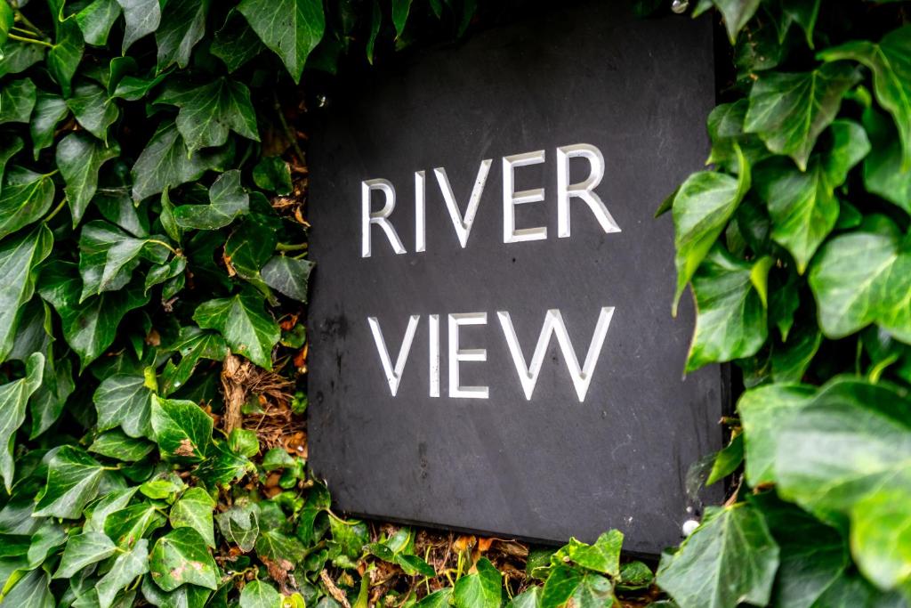 River View, Stamford Bridge