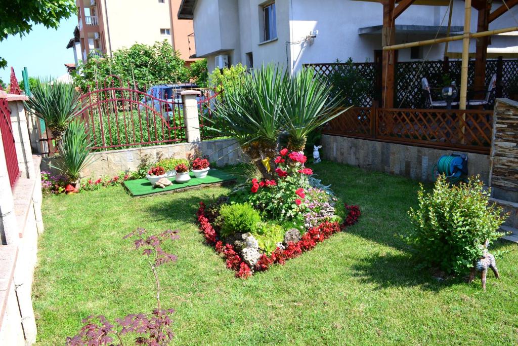 Zahrada ubytování Saint George Family Hotel