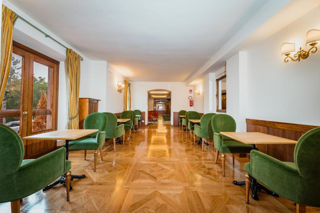 Гостиная зона в Hotel Serena Cortina