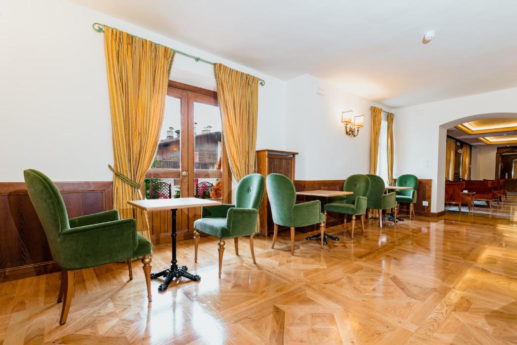 Гостиная зона в Hotel Serena Cortina