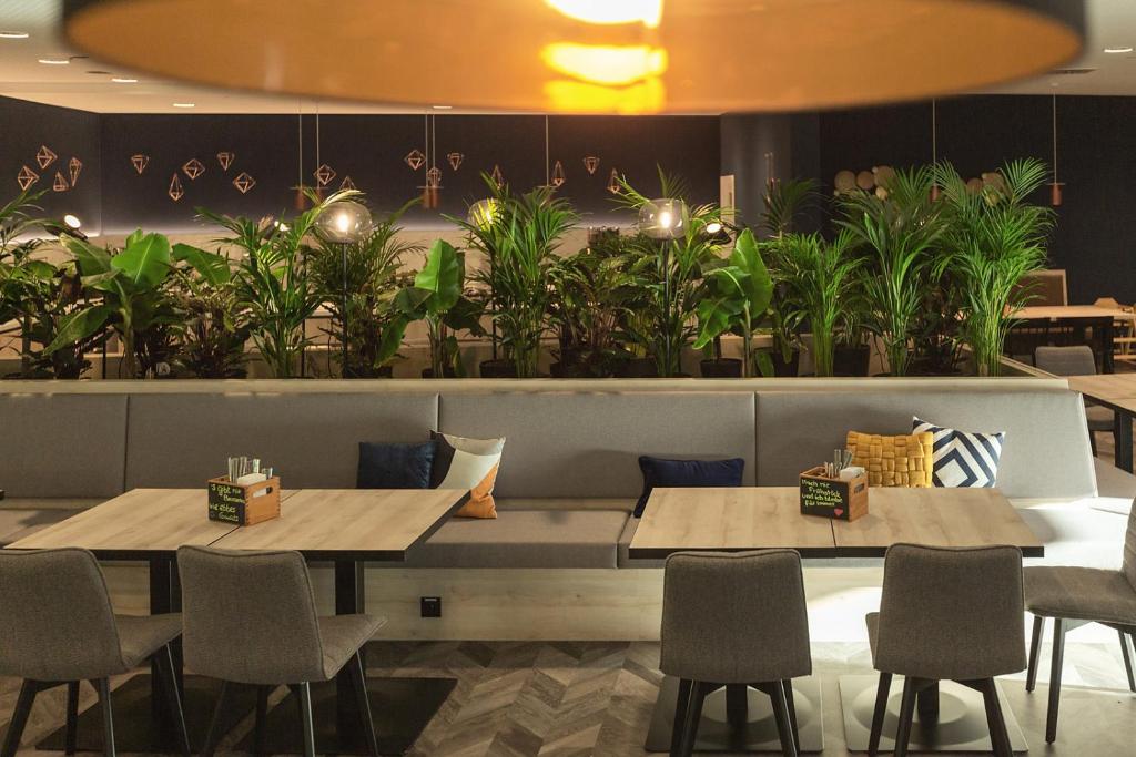 Holiday Inn - the niu, Kettle Stuttgart Vaihingen by IHG 레스토랑 또는 맛집