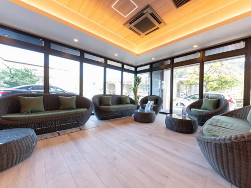 Posezení v ubytování LiVEMAX RESORT Atami OCEAN