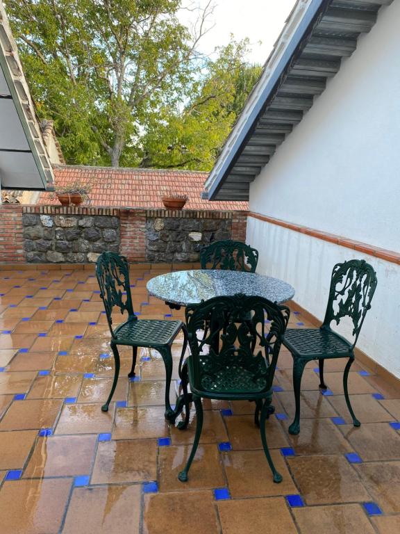 A balcony or terrace at Casa Rural 3 en un fantástico legado