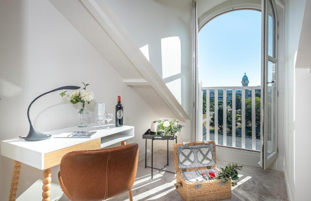 Hôtel de Paris - 17