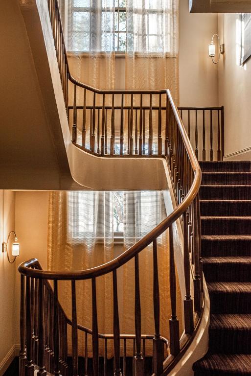 White House Hotel photo
