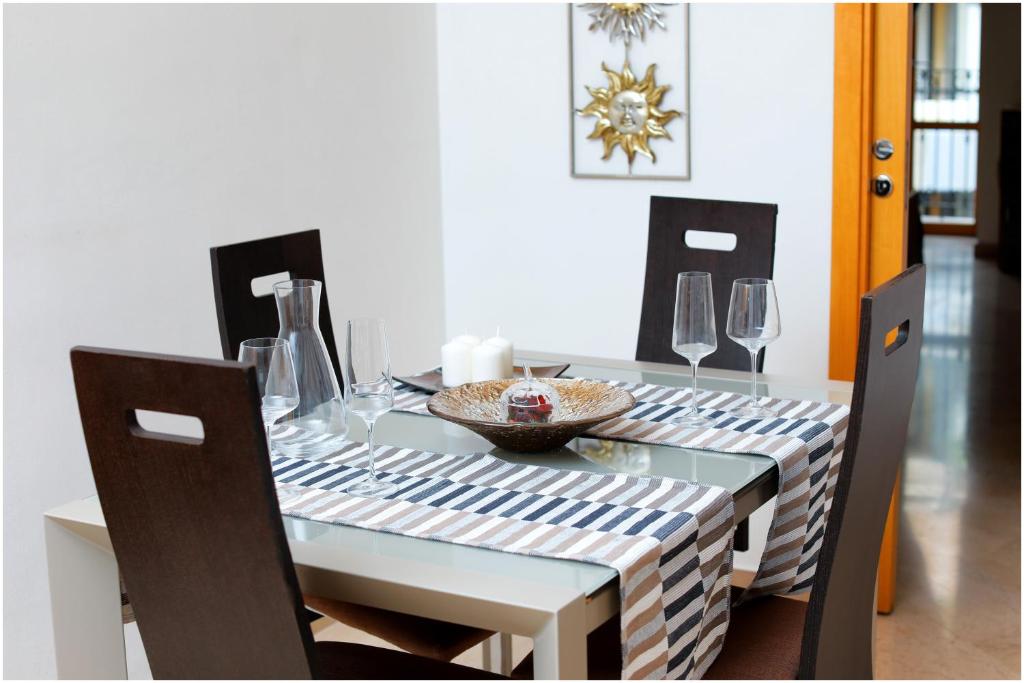 A seating area at Suite Gaia