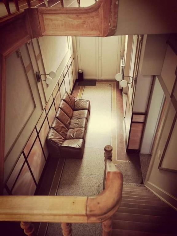 Posezení v ubytování karaktervolle woning met zwembad te Ronse