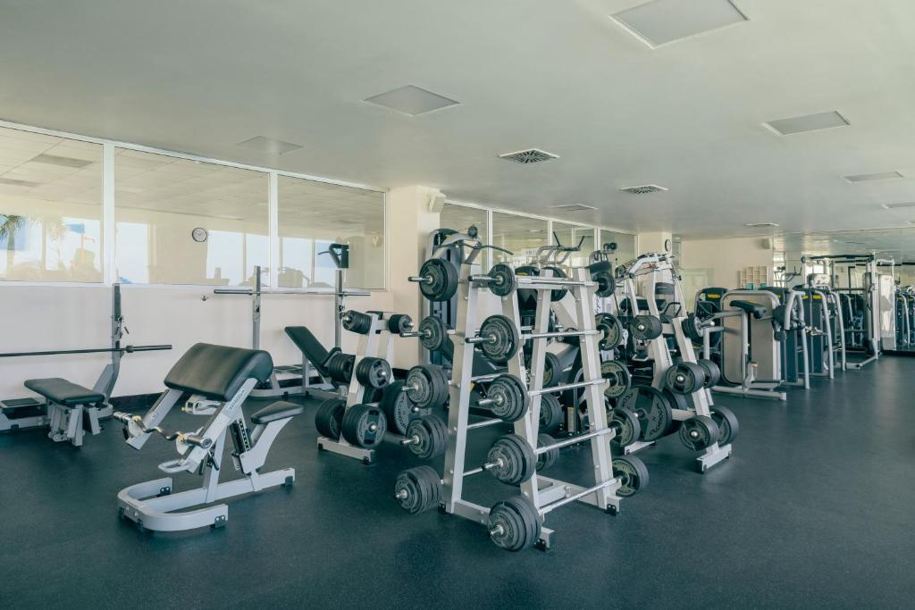 Fitness centrum a/nebo fitness zařízení v ubytování JOIA Rose Hall by Iberostar