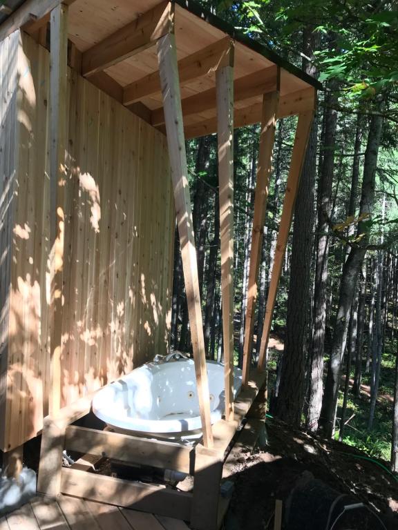 a saunaificialificialificialificialificialificialificialificialificialificialificialificialificial at Five Elements Lodge B&B with Outdoor Spa in Fernwood