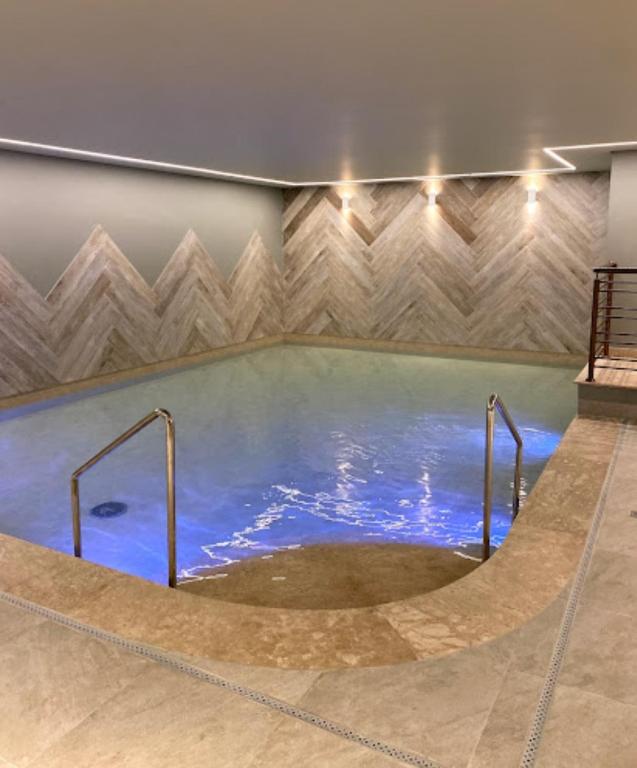 Bazén v ubytování Laghetto Resort Golden Gramado nebo v jeho okolí