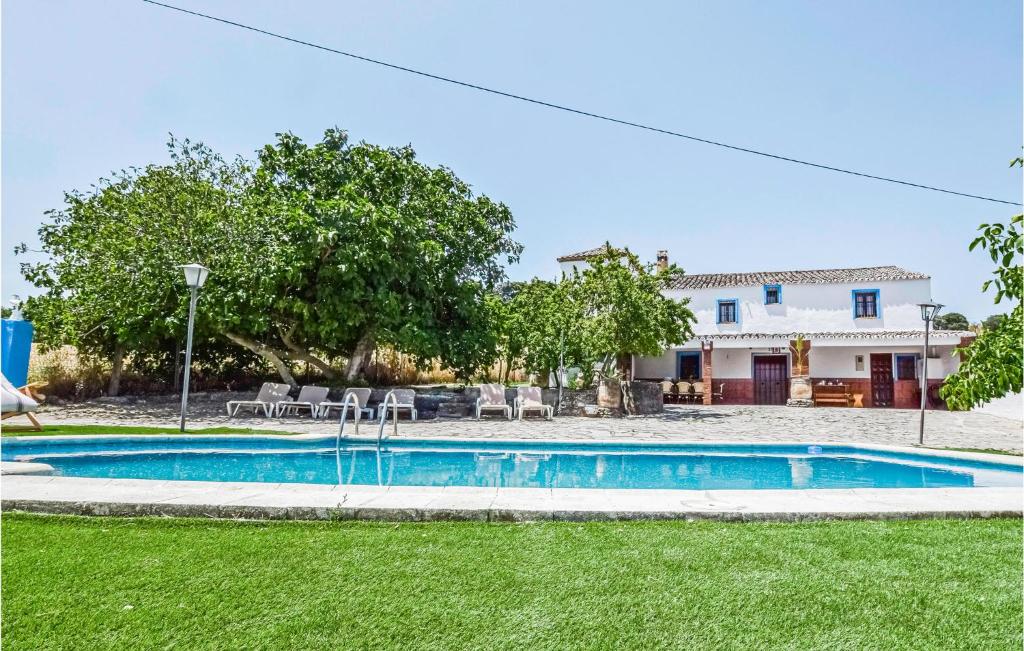 Bazén v ubytování 5 Bedroom Amazing Home In Ronda nebo v jeho okolí