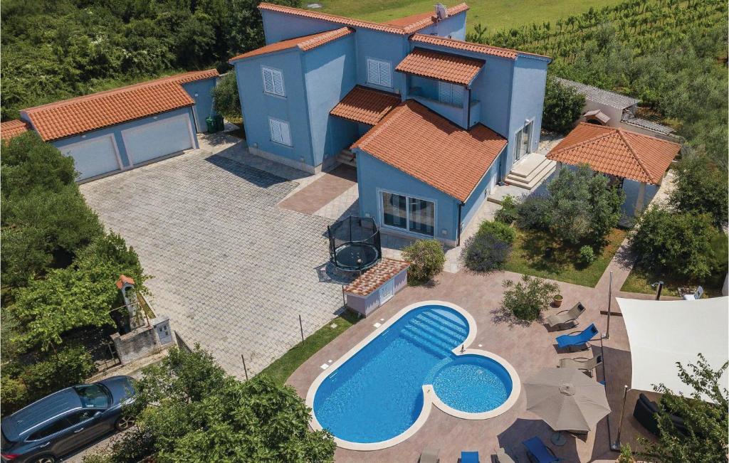 Vaade majutusasutusele Nice Home In Pula With 5 Bedrooms, Wifi And Outdoor Swimming Pool linnulennult