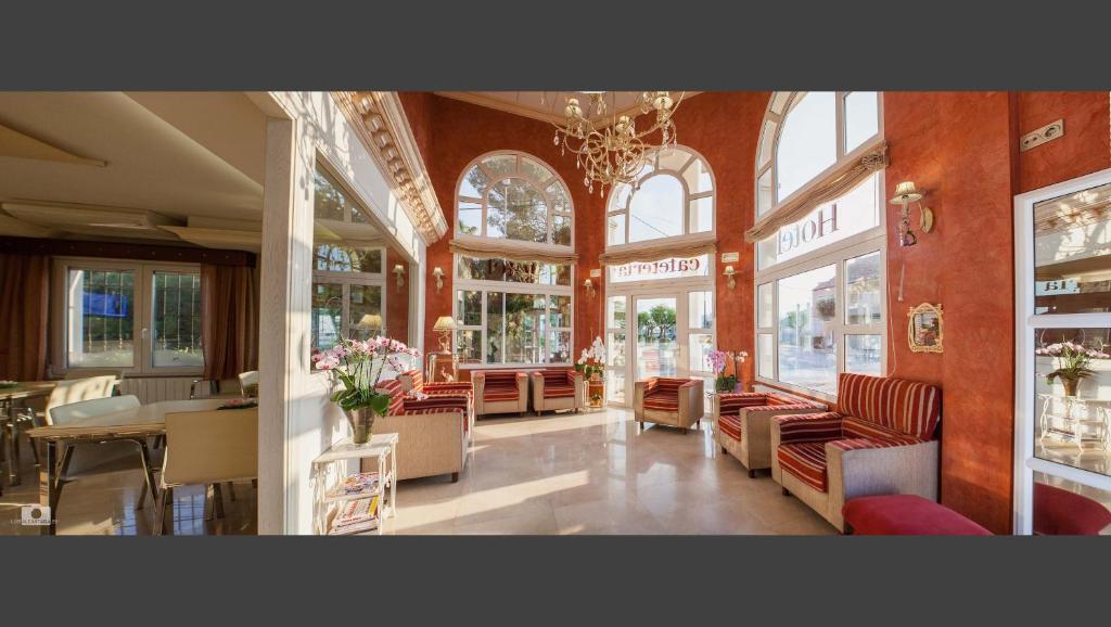 Hotel Versalles, Granja de Rocamora – Updated 2023 Prices