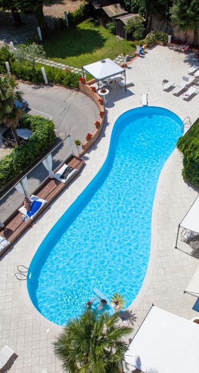 an overhead view of a swimming pool in a resort at Villa Adriatica Ambienthotels in Rimini