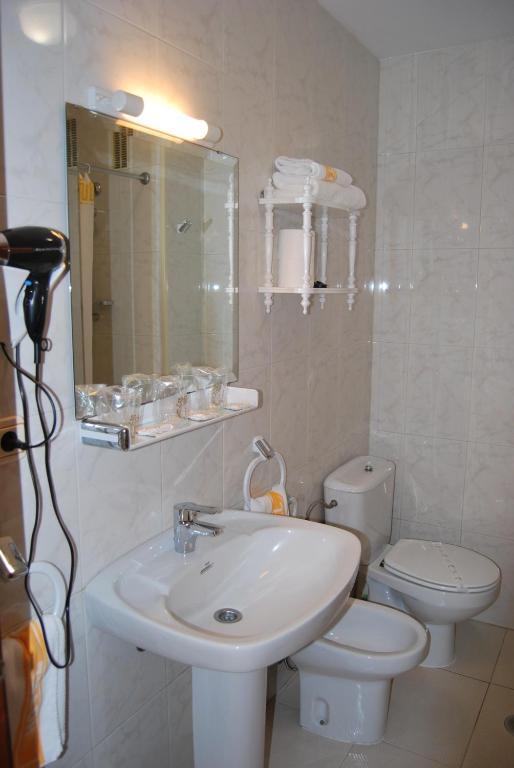 Hotel Ton - Economie Viervoudige Kamer
