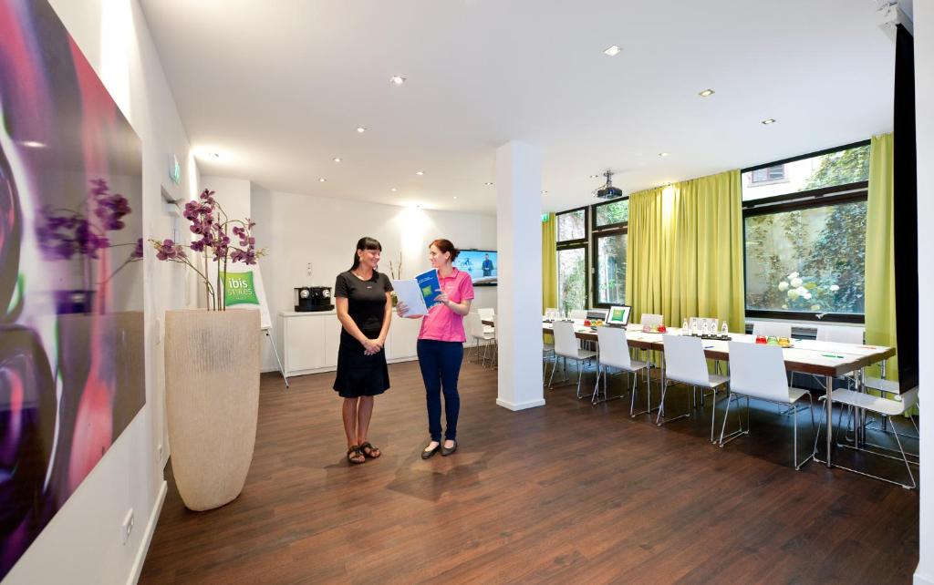 Ibis Styles Frankfurt City - Resim 43