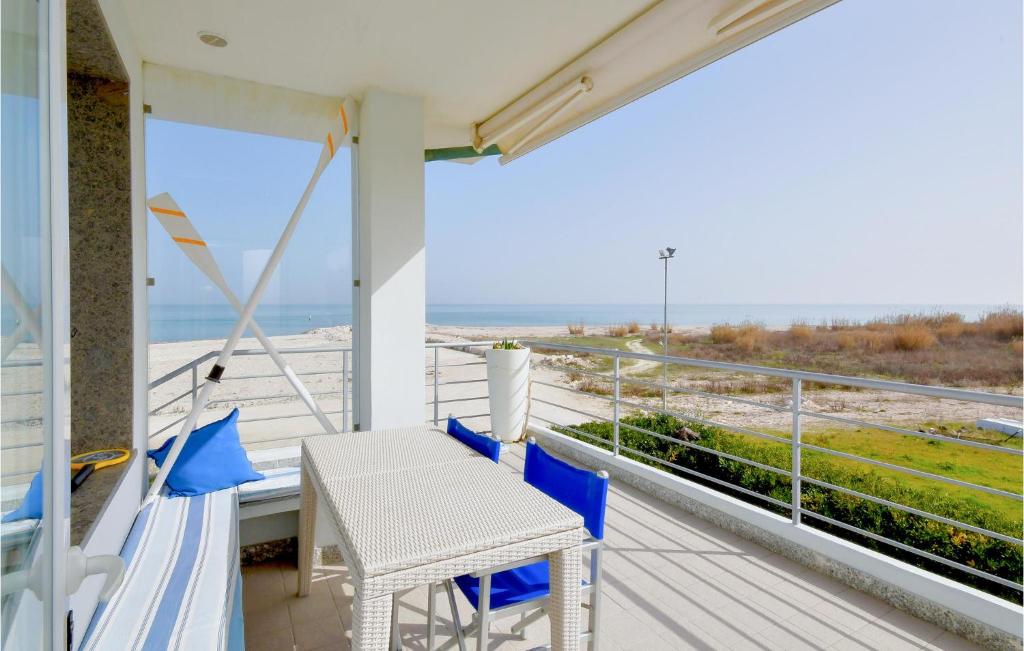 En balkon eller terrasse på 2 Bedroom Cozy Home In Porto Santelpidio