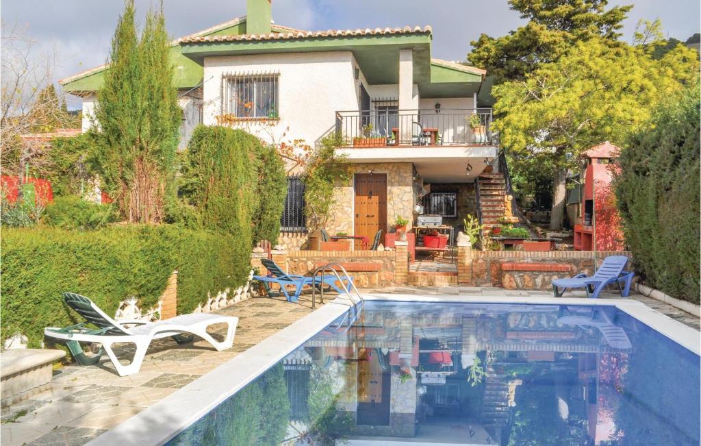 Three-Bedroom Holiday Home in Padul, Spain - Booking.com