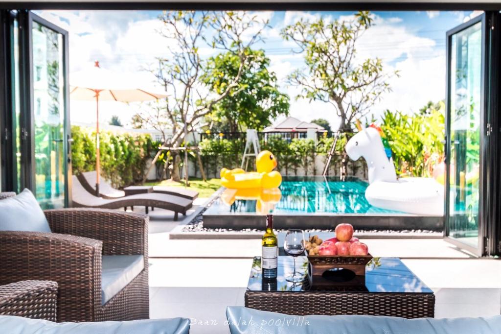 BAAN DALAH POOL VILLA - Three-Bedroom House