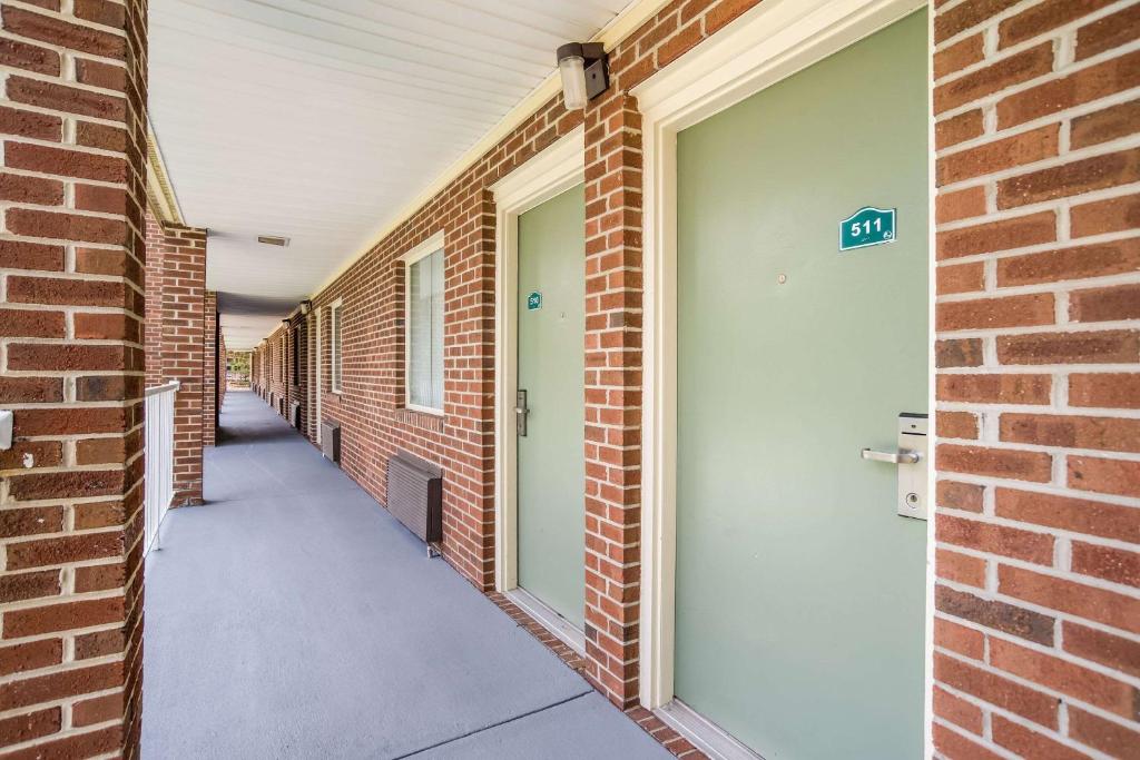 Quality Inn Mount Vernon photo