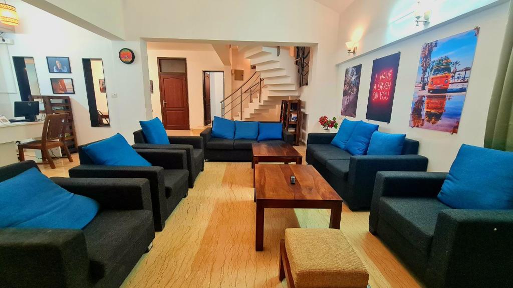 Posezení v ubytování Lifespace- Spacious Hostel in a Luxurious Villa