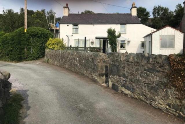 Bryn Pistyll - Housity
