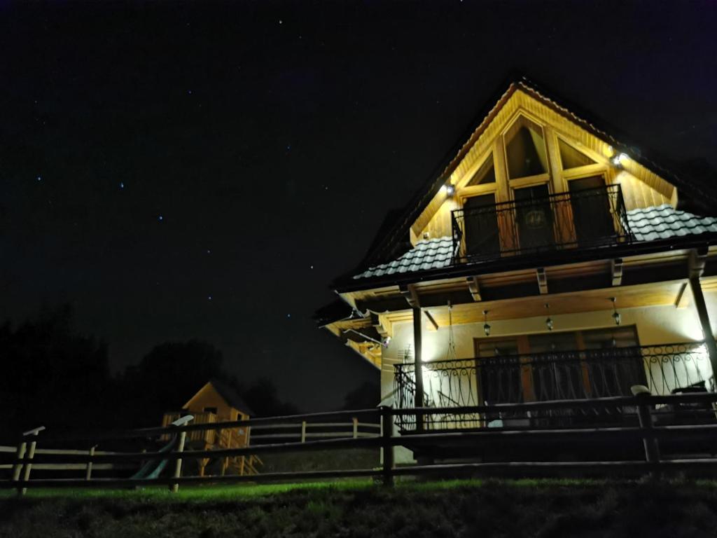Budova, v ktorej sa horská chata nachádza