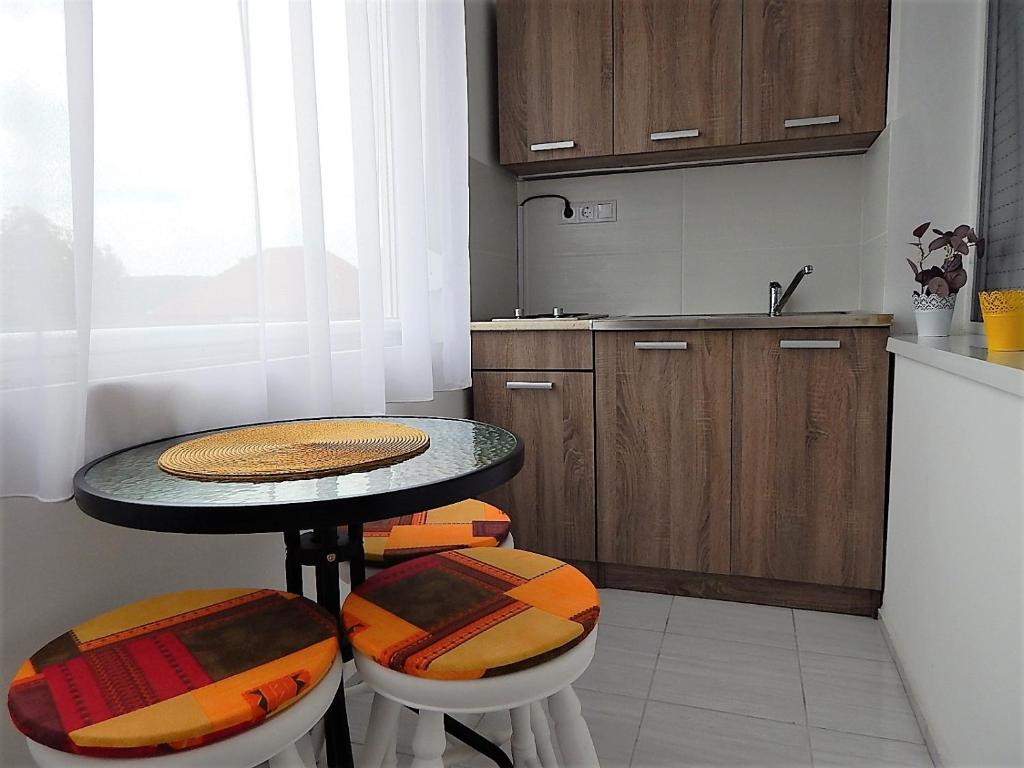 Kuchyň nebo kuchyňský kout v ubytování Bogácsa Apartman