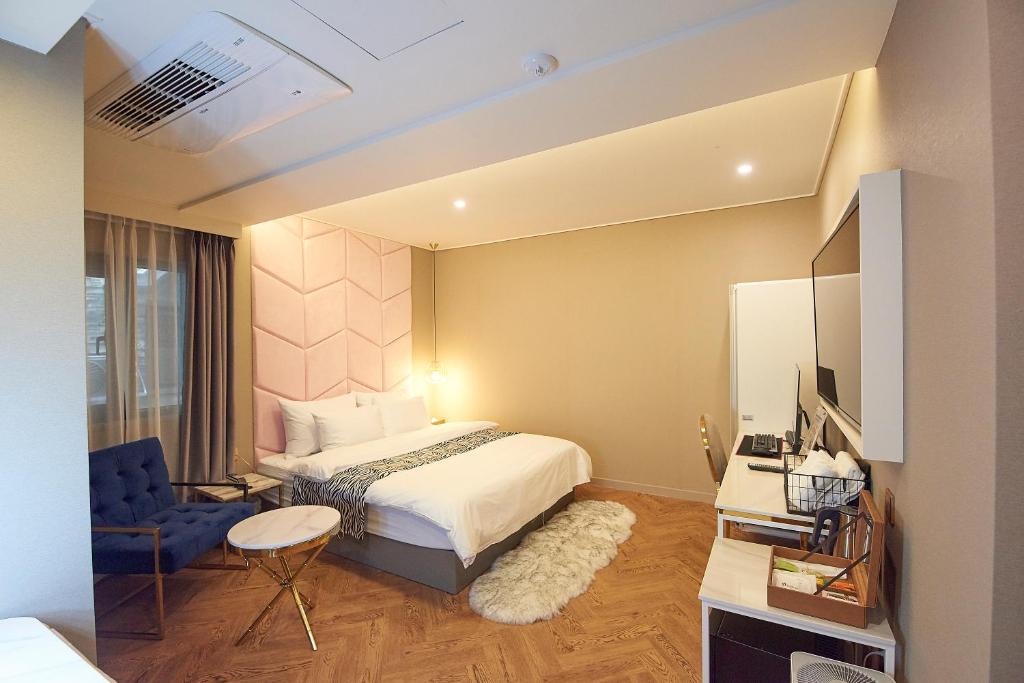 Denbasta Hotel photo