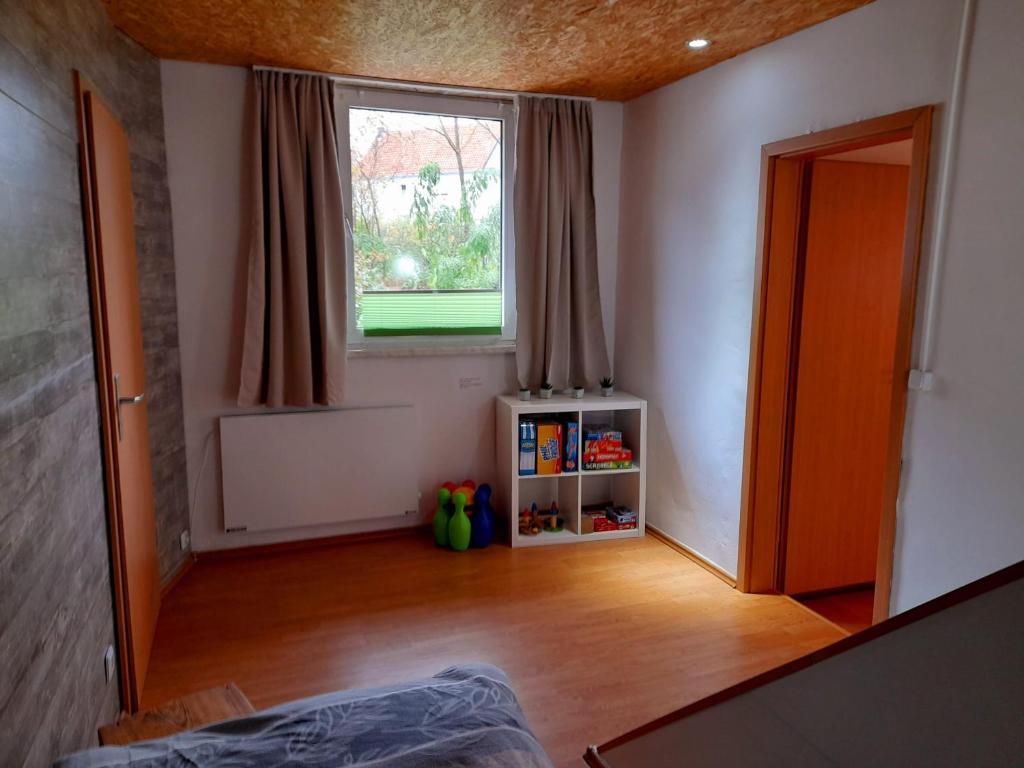 Willkommen in dem Luftkurort und Käsestadt Nieheim Rennstrecke 4km entfernt Fewo1 - Apartamento De Dos Dormitorios