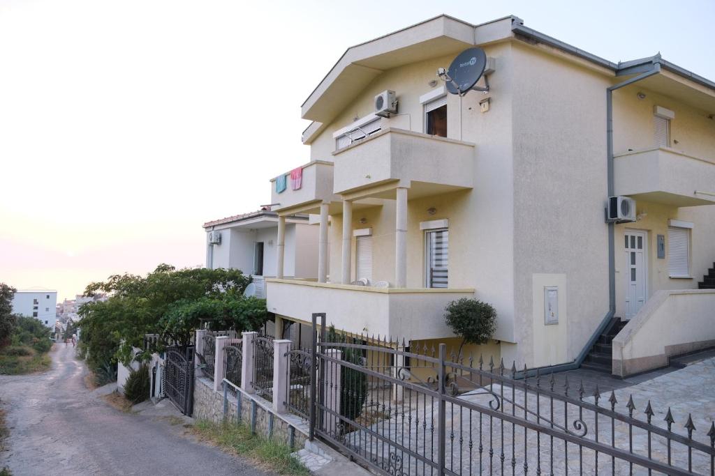 Budova, kde se apartmán nachází