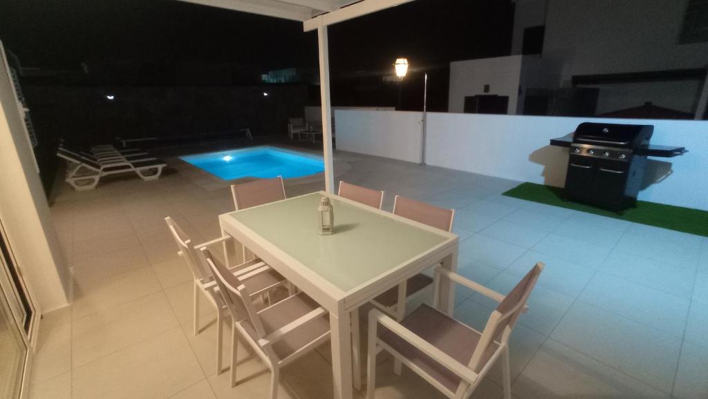 Fotografie z fotogalerie ubytování VILLA TRAFALGAR, magnífica casa en la costa ideal para familias que buscan tranquilidad v destinaci Playa Blanca