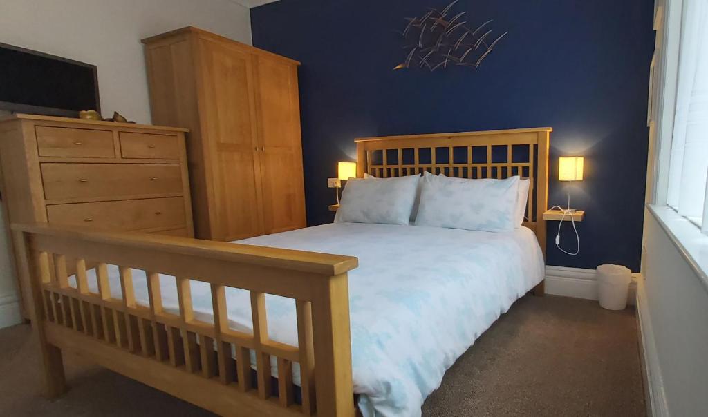 Three Beaches Holiday Apartments - Apartment 1 Ground Floor