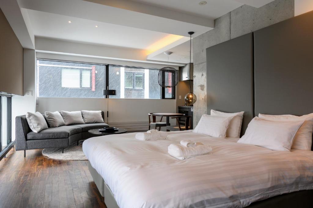 Hinzan 301S Studio Apartment