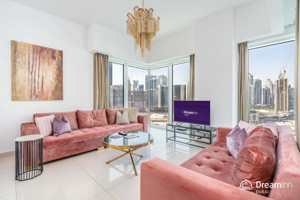 Foto de la galería de Dream Inn Apartments- West Wharf Tower Canal View en Dubái