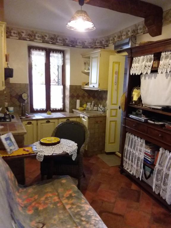 Kuchyň nebo kuchyňský kout v ubytování Langhe studio flat