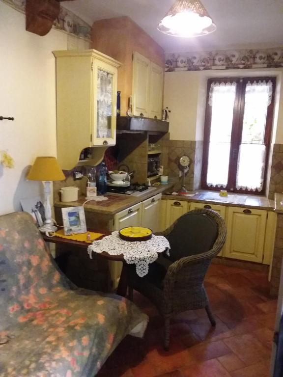 Kuchyň nebo kuchyňský kout v ubytování Langhe studio flat