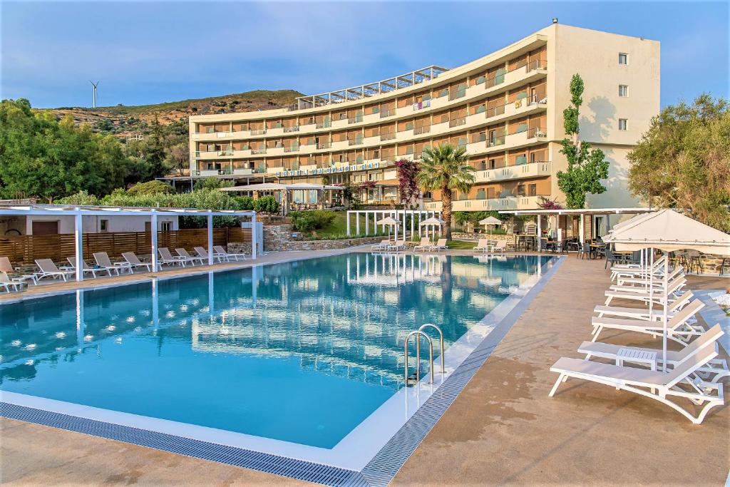 Bazén v ubytování Marmari Bay Hotel nebo v jeho okolí