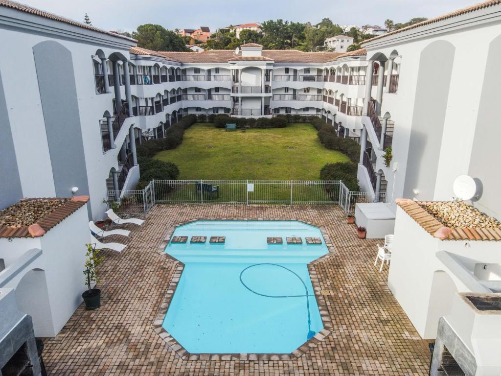 Two Greenpoint Mews with back up power for loadshedding - Image 25
