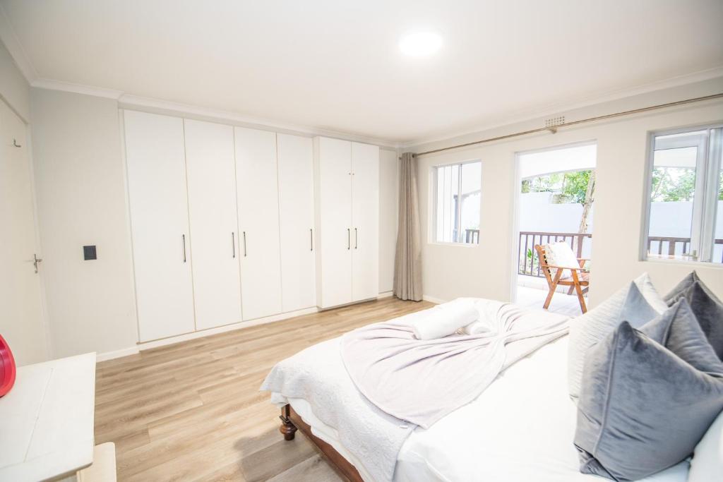 Two Greenpoint Mews with back up power for loadshedding - Image 17