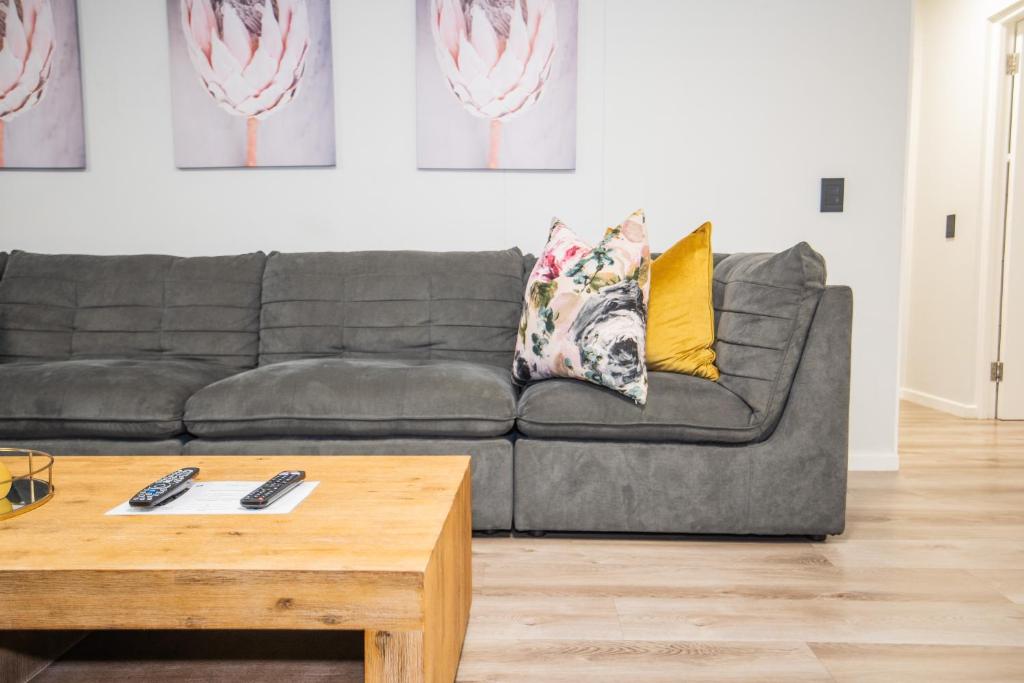 Two Greenpoint Mews with back up power for loadshedding - Image 9
