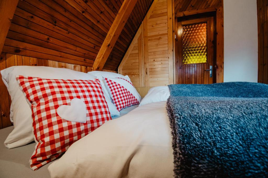 Postel nebo postele na pokoji v ubytování Chalupa Lieskovec