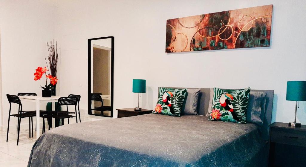 Gallery image of Hallandale Studio with pool in Hallandale Beach