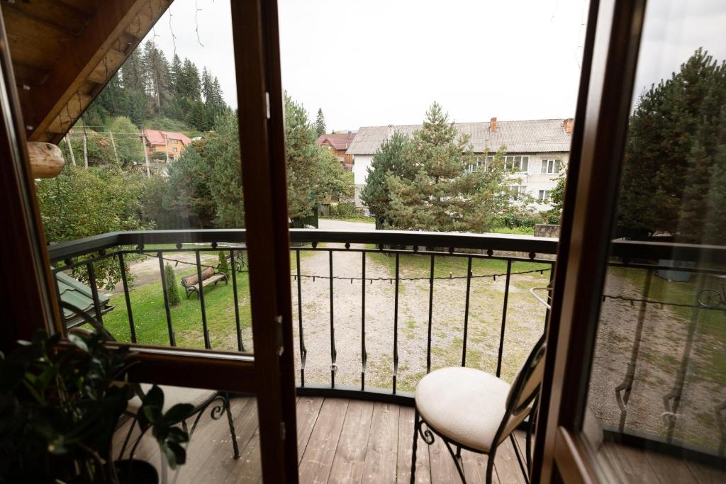 Kovalska Sadyba - Habitación Doble De Lujo Con Balcón