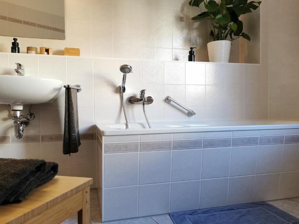 Fynbos Apartments in der Altstadt, Frauenkirche, historisch, Parkplatz - 11