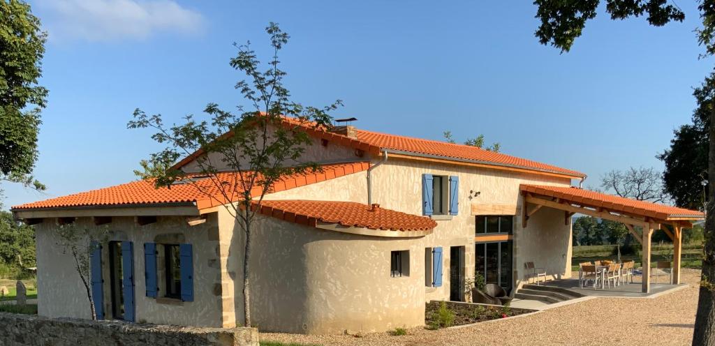 Photo de la galerie de l'établissement LA BERGERIE DU DAMIAN, à Neuville