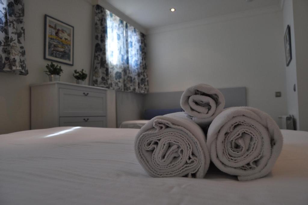 Welcome Inn Nerja guest house Luxury Bed & Breakfast - Triple Room (3 Adults)