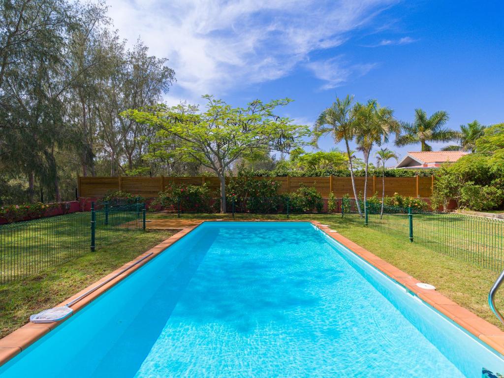 Bazén v ubytování Maspalomas Golf Villa Private Heated Pool-no stairs nebo v jeho okolí