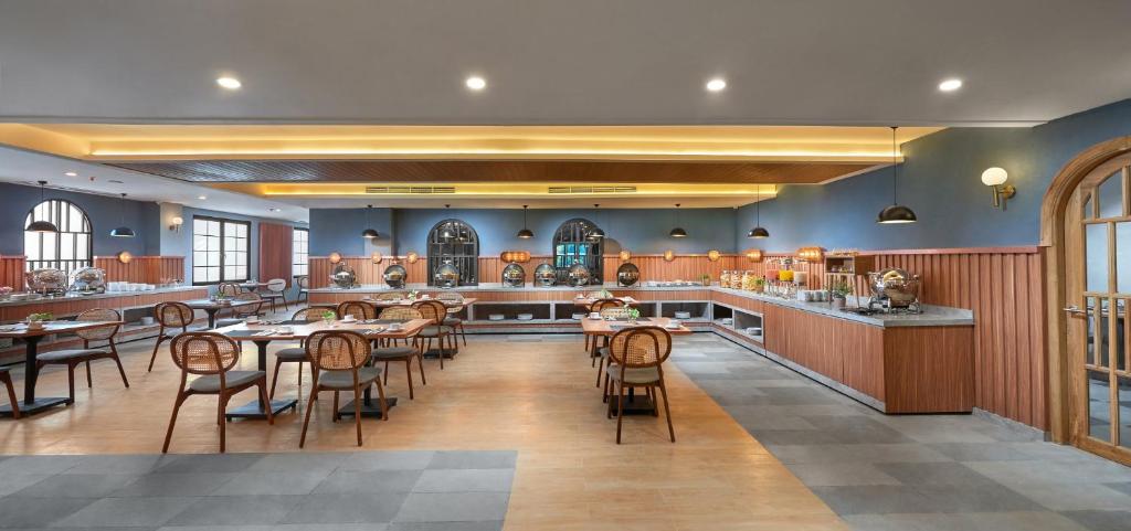 Restaurace v ubytování Aston Inn Jemursari